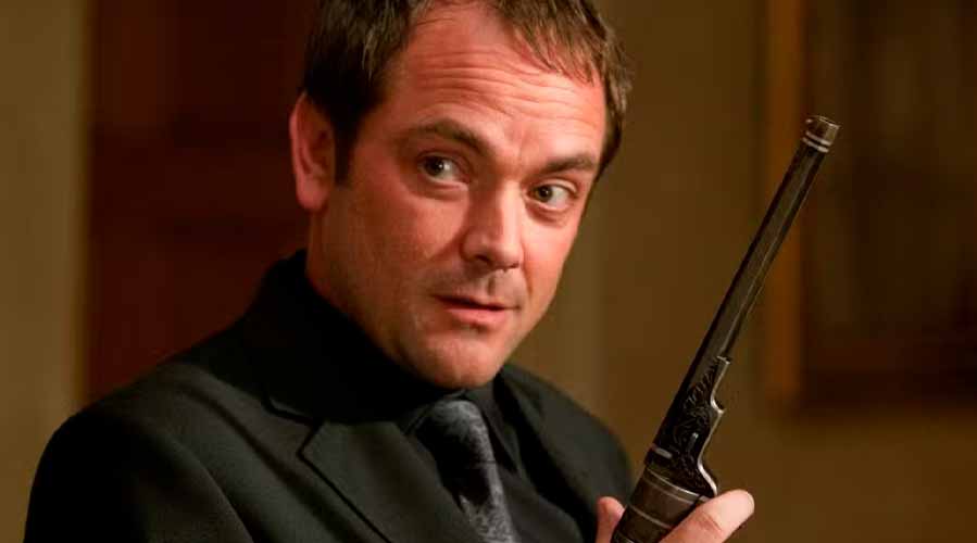 Финал Сверхъестественного намекает: Кроули вернётся из Пустоты в 16 сезоне